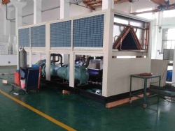 Air cooled heat pump